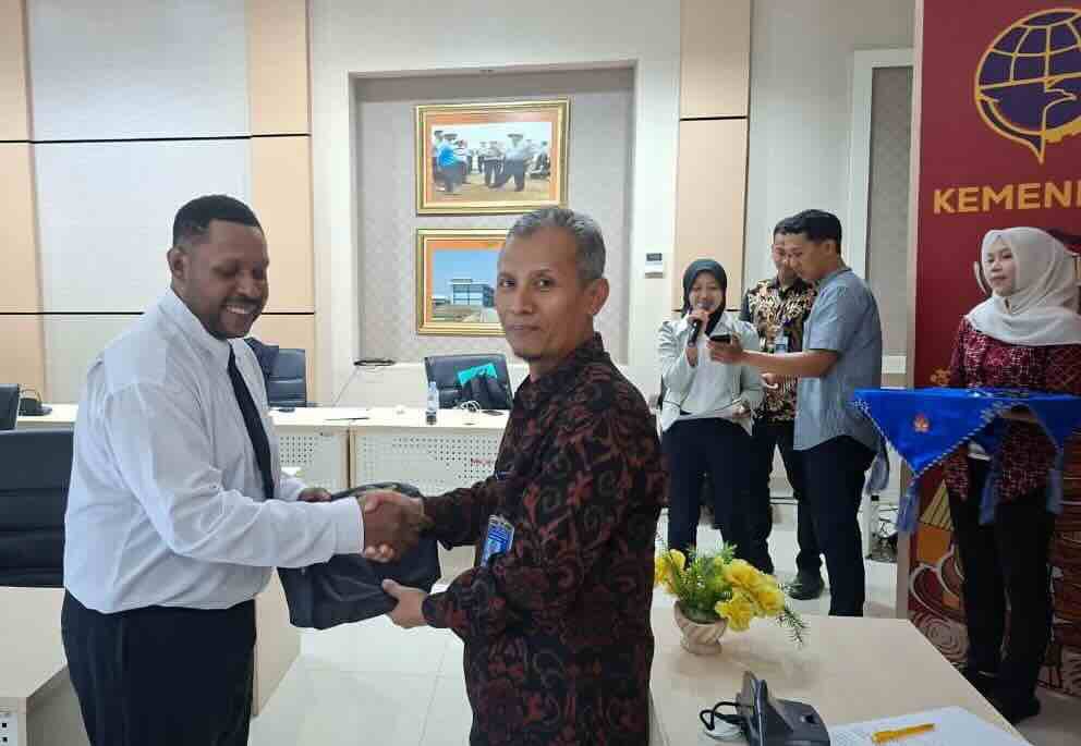 Penutupan Diklat Alat-Alat Besar dan Kendaraan PKP-PK di Politeknik Penerbangan Makassar